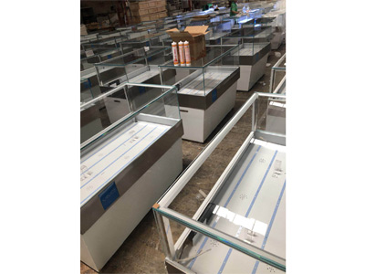 Hardware display cabinet